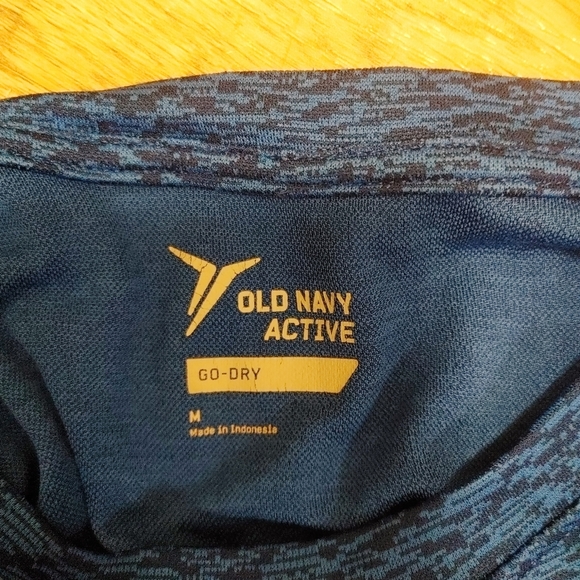 Old Navy long sleeve active wear shirt - Picture 2 of 3